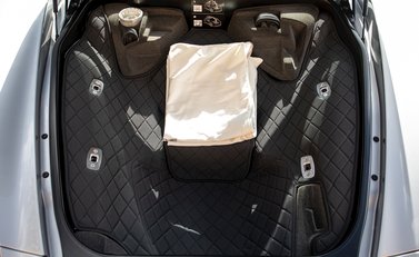 Porsche Carrera GT 30