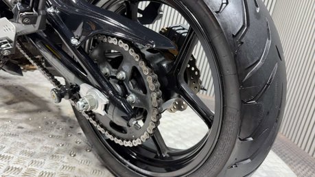Kawasaki Er ER6 2011 ONLY 7K VERY CLEAN EXAMPLE LONG MOT IDEAL FIRST BIG BIKE 21