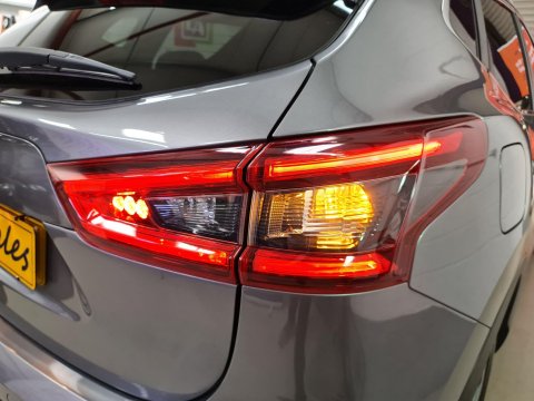 Nissan Qashqai 1.6 DIG-T N-Connecta Euro 6 (s/s) 5dr 49