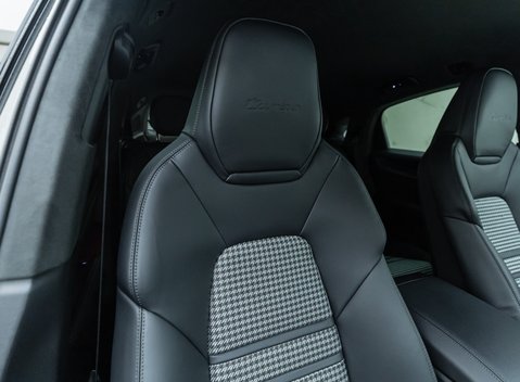 Porsche Cayenne TURBO E-HYBRID COUPE 15