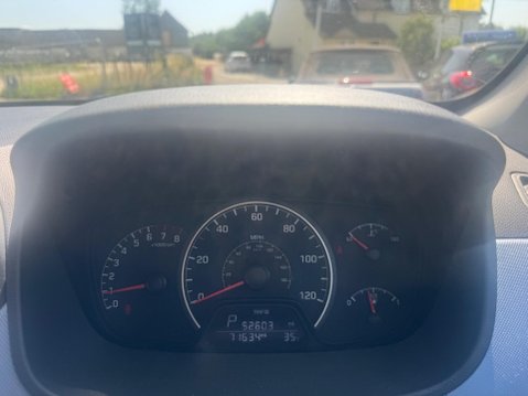 Hyundai i10 1.2 Premium Auto Euro 5 5dr 9
