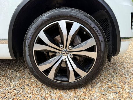 Volkswagen Touareg 3.0 TDI V6 BlueMotion Tech R-Line Tiptronic 4WD Euro 6 (s/s) 5dr 15