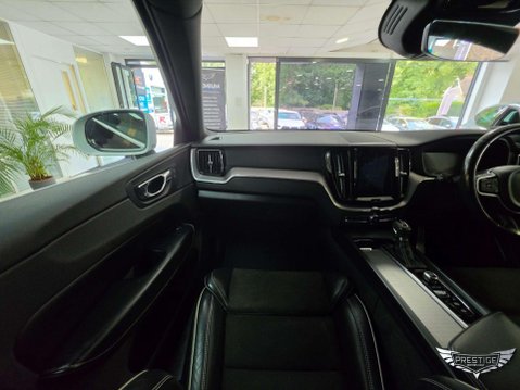 Volvo XC60 2.0 D5 PowerPulse R-Design Auto AWD Euro 6 (s/s) 5dr 57