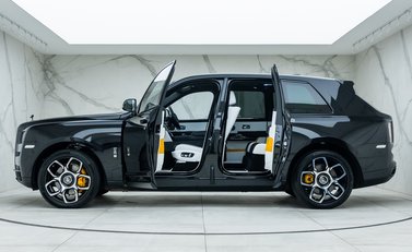 Rolls-Royce Cullinan BLACK BADGE 3