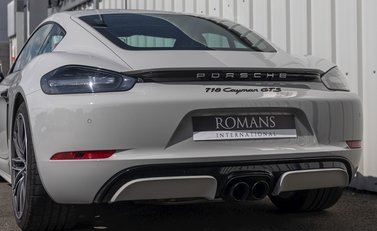 Porsche 718 Cayman GTS 23