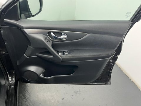 Nissan Qashqai 1.5 dCi N-Connecta Euro 6 (s/s) 5dr 19