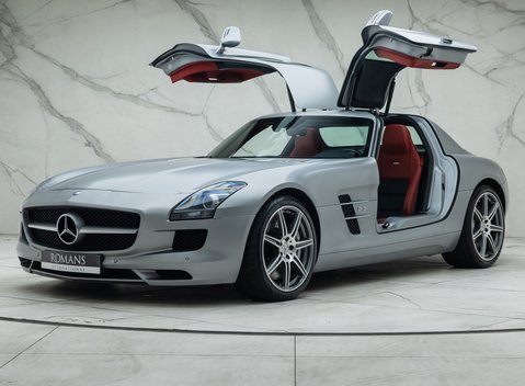 Mercedes-Benz SLS AMG 5