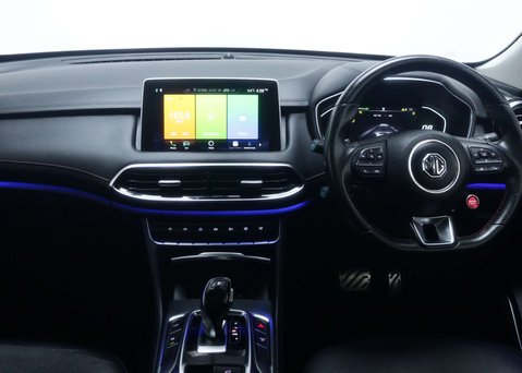 MG HS 1.5 MG HS Exclusive Semi-Auto 5dr 17