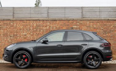 Porsche Macan Turbo 2