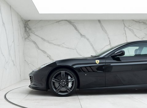 Ferrari GTC4 Lusso 25