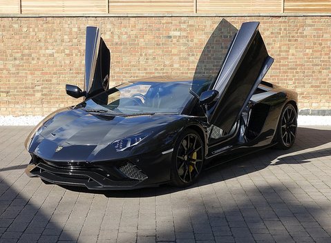 Lamborghini Aventador S 4