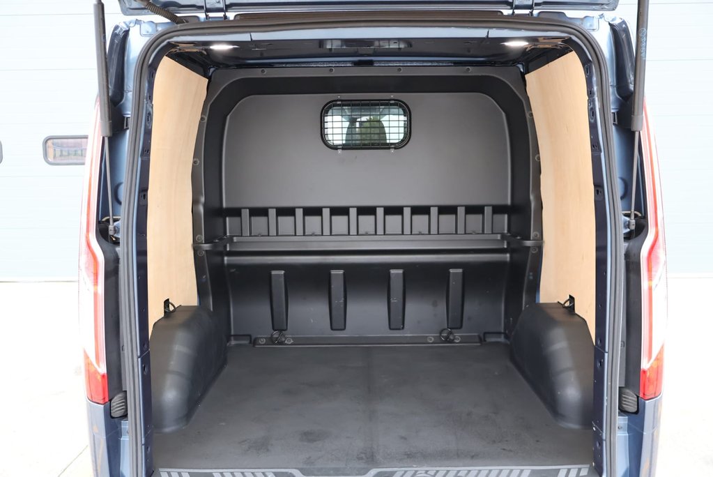 Ford Transit Custom 320 SPORT L1H1 DCIV DOUBLE CAB  Auto   PRICE MATCH OFFER  WAS 29950  29