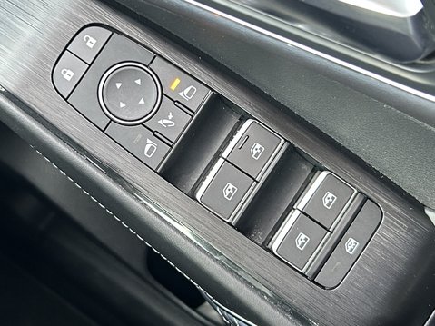 Nissan Qashqai 1.3 DiG-T MH 158 Tekna 5dr 31