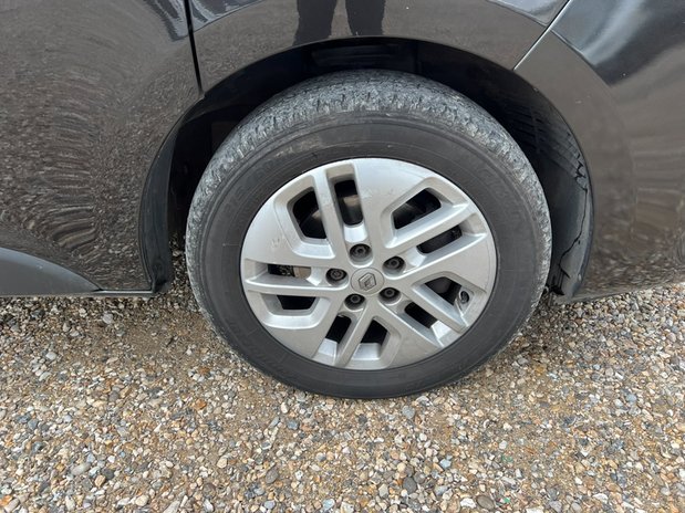 Renault Trafic Crew Cab SWB L1H1 Sport SL27 Air Con Alloys Nav Se 17