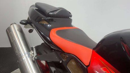 Aprilia RSV TUONO 2005 19K ICONIC STREETFIGHTER NAKED 1000CC NEW MOT 42