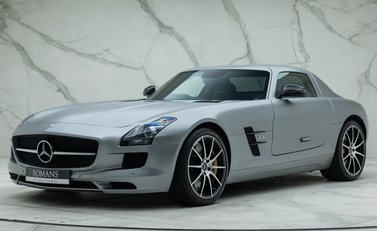 Mercedes-Benz SLS AMG GT 1