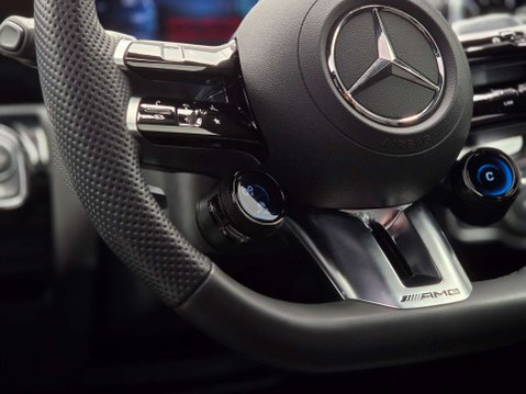 Mercedes-Benz A Class 2.0 AMG A 35 Premium + MHEV 4M A 4WD 5dr 14