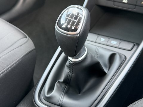 Hyundai BAYON 1.0 TGDi 48V MHEV SE Connect 5dr 28