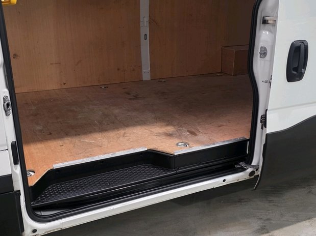 Iveco Daily IVECO DAILY 35S14 2.3 HIGH ROOF BUISNESS VAN 4100 HI-MATIC 12