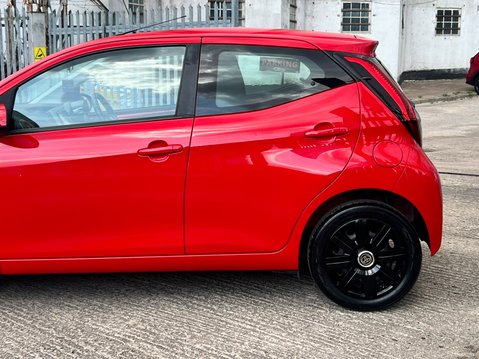 Toyota Aygo VVT-I X-PLAY 19