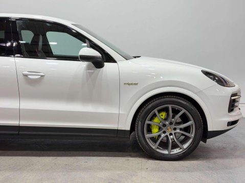 Porsche Cayenne 3.0 V6 E-Hybrid 14.1kWh SUV 5dr Petrol Plug-in Hybrid TiptronicS 4WD Euro 6 21