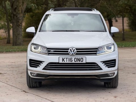 Volkswagen Touareg 3.0 Touareg V6 R-Line TDI BlueMotion Technology Auto 4WD 5dr 25