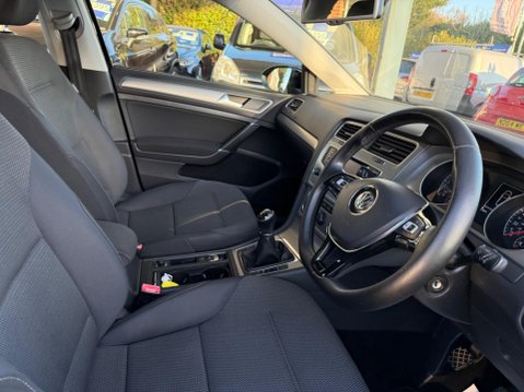 Volkswagen Golf 1.6 TDI BlueMotion Tech Match Euro 5 (s/s) 5dr 22