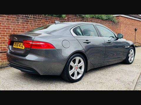 Jaguar XE 2.0d Portfolio Saloon 4dr Diesel Auto Euro 6 (s/s) (180 ps) 4