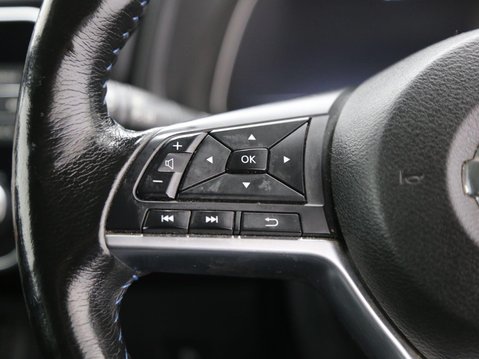 Nissan LEAF 40kWh N-Connecta Auto 5dr 11