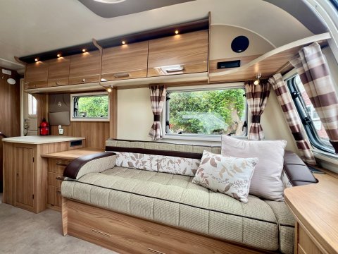 Bailey Unicorn Seville 16
