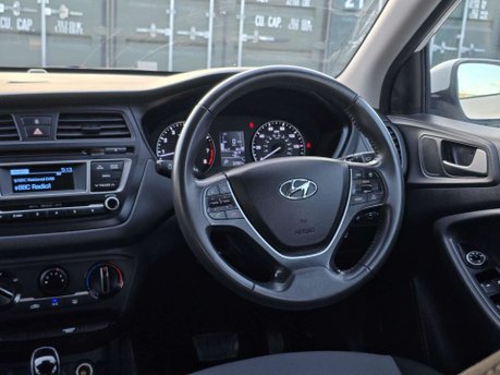 Hyundai i20 1.4 SE Hatchback 5dr Petrol Auto Euro 6 (100 ps) 56