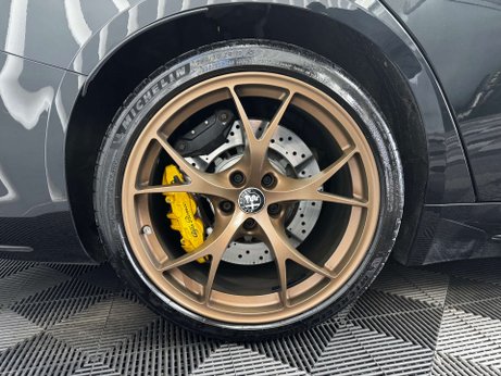 Alfa Romeo Giulia 2.9 V6 Bi-Turbo Quadrifoglio Saloon 4dr Petrol Auto Euro 6 (s/s) (510 ps) 9