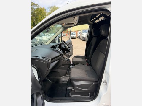 Ford Transit Connect 1.6 TDCi 240 Panel Van 4dr Diesel Manual L2 H1 (128 g/km, 113 bhp) 31