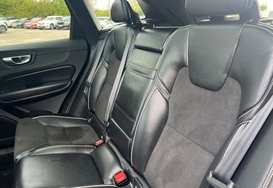 Volvo XC60 T5 R-DESIGN AWD PETROL AUTO 31