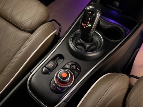 Mini Countryman 1.5 Cooper Exclusive Steptronic Euro 6 (s/s) 5dr 20