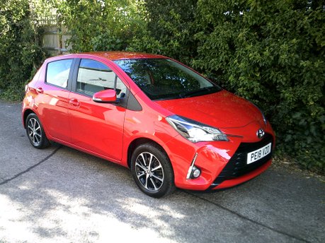 Toyota Yaris VVT-I ICON TECH ONLY 16,000 MILES FROM NEW