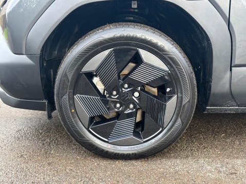 Suzuki e Vitara 61kWh Motion Auto 5dr 19