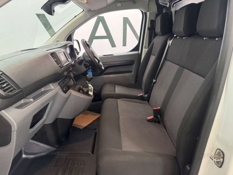 Vauxhall Vivaro 1.5 Vivaro F2700 Dynamic S/S 16
