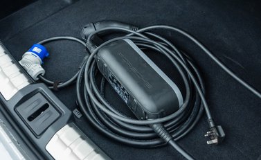 Porsche Taycan TURBO 38