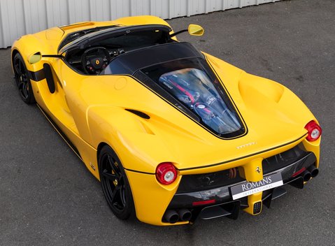 Ferrari LaFerrari Aperta 13