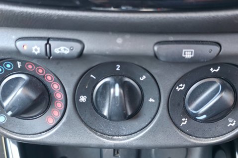 Vauxhall Corsa SE.. AUTOMATIC..9 SERVICES.1 PREVIOUS KEEPER.STUNNING.FRONT & REAR SENSORS 20