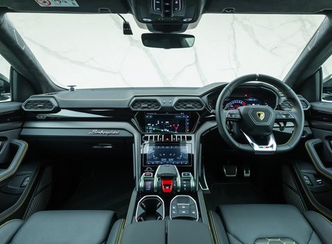 Lamborghini Urus S 21