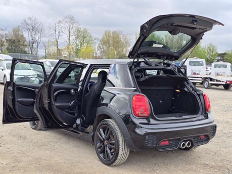 Mini Hatch 2.0 Cooper S Sport Hatchback 5dr Petrol Steptronic Euro 6 (s/s) (192 ps) 7
