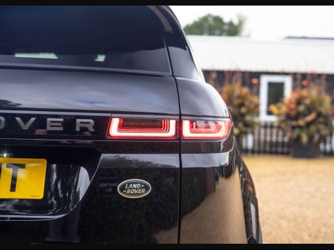 Land Rover Range Rover Evoque 2.0 Range Rover Evoque R-Dynamic SE MHEV Auto 4WD 5dr 18