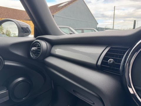 Mini Hatch COOPER SPORT 31