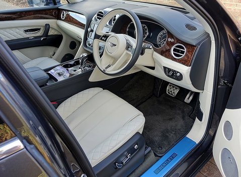 Bentley Bentayga 15