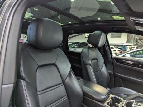 Porsche Cayenne 2.9 Cayenne V6 S Auto 4WD 5dr 47