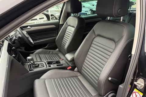 Volkswagen Passat GTE DSG - VAT Q - 1 OWNER - PLUG IN HYBRID - 3 IN STOCK 34