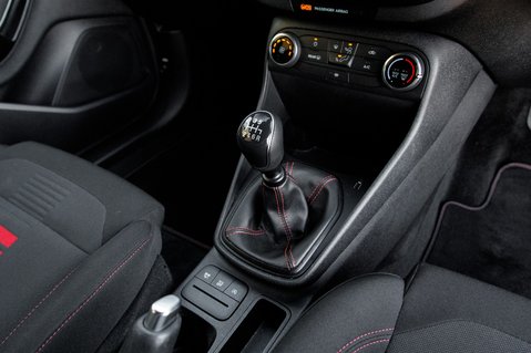 Ford Fiesta ST-LINE 31