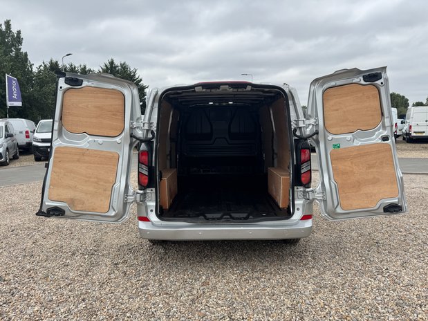 Ford Transit Custom AUTO LWB L2H1 Low Roof Limited 320 Air Con Alloys Cam Sensors EURO 6 8